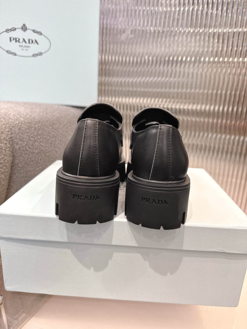 Pra*a flat shoes